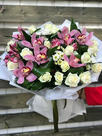 Букет цветов из: Розы и Хризантемы в Урухской