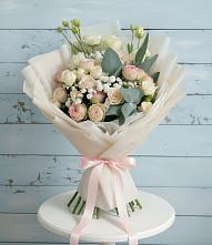 Букет цветов из:  Розы и Лизиантусы в Урухской