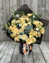 Букет цветов из:  Розы и Лизиантусы в Урухской