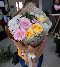 Букет цветов из:  Герберы, Розы и Хризантемы в Урухской