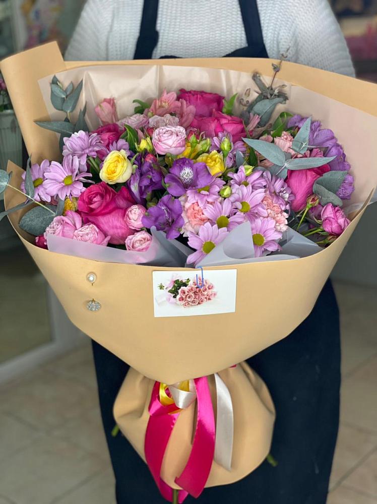 Букет цветов из: Хризантемы, Гвоздики и Альстромерии в Урухской