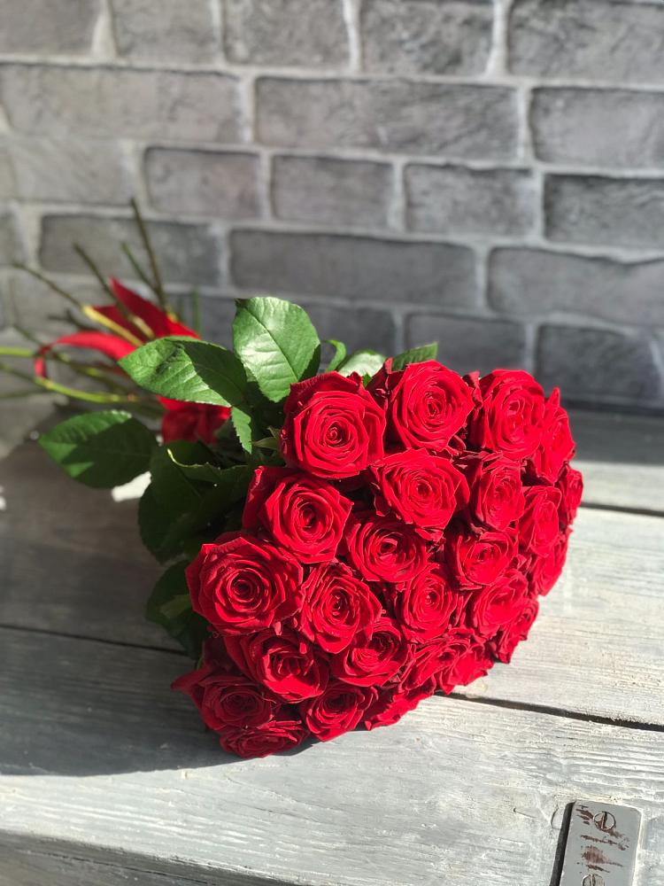 Букет Красные розы Фридом в Урухской