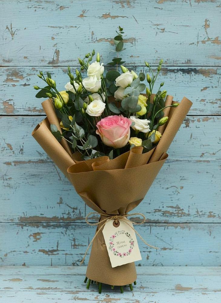 Букет цветов из: Розы и Лизиантусы в Урухской