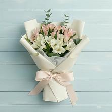 Букет цветов из:  Альстромерии в Урухской