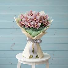 Букет цветов из:  Орхидеи и Розы #REPLACE_PRED# Урухской