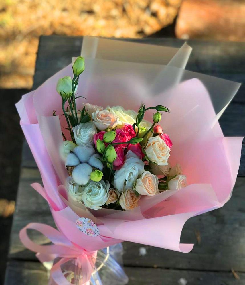 Букет цветов из: Розы и Лизиантусы в Урухской