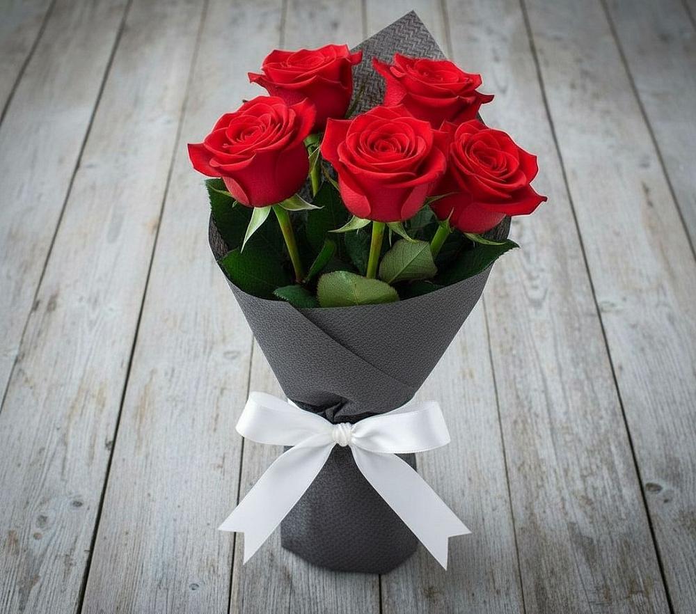 Букет 5 Красных роз Эдлесс Лав в Урухской