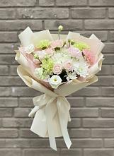 Букет цветов из:  Гвоздики, Розы, Лизиантусы и Хризантемы #REPLACE_PRED# Урухской