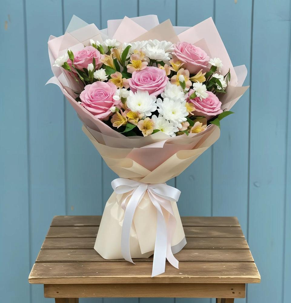 Букет цветов из: Гвоздики, Орхидеи и Розы в Урухской