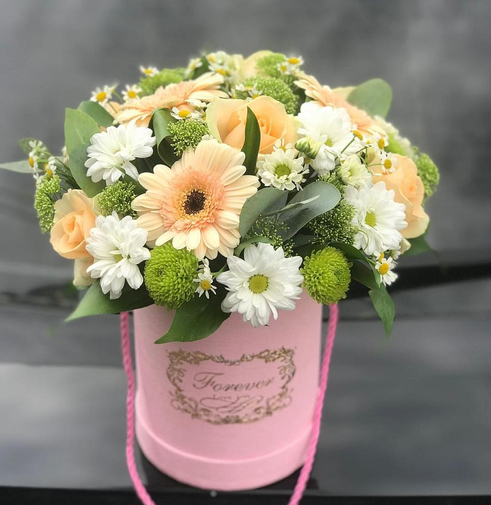 Цветочная композиция из Розы, Герберы и Хризантемы в шляпной коробке в Урухской