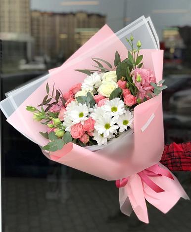 Букет цветов из: Розы, Лизиантусы и Хризантемы в Урухской
